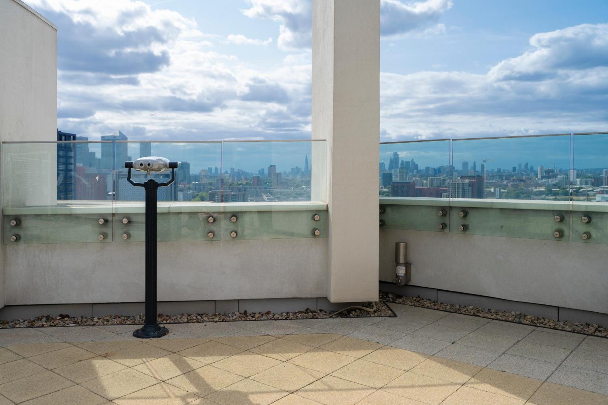 Cozy 1 Bedroom Close To Excel Appartement Londen